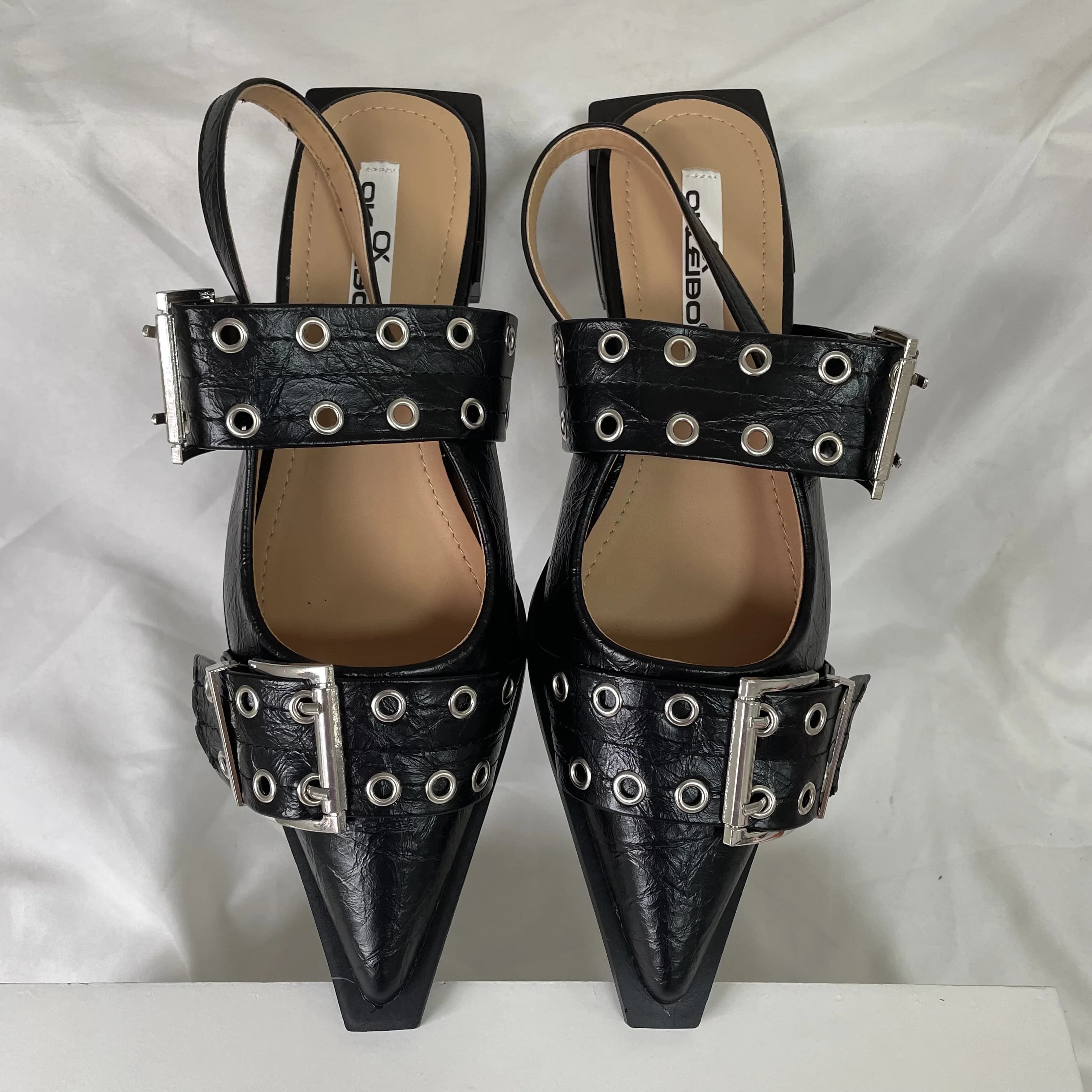 Nouvelles Sandales Modernes Décontractées pour Femmes à Boucle, Chaussures Plates à Bout Pointu, Sli