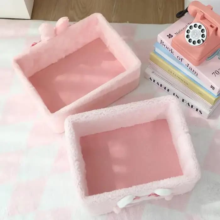 Boîte de rangement de bureau Kawaii, boîte de rangement en peluche pour cosmétiques et bijoux, décoration de chambre d'étudiant, cadeau de fête