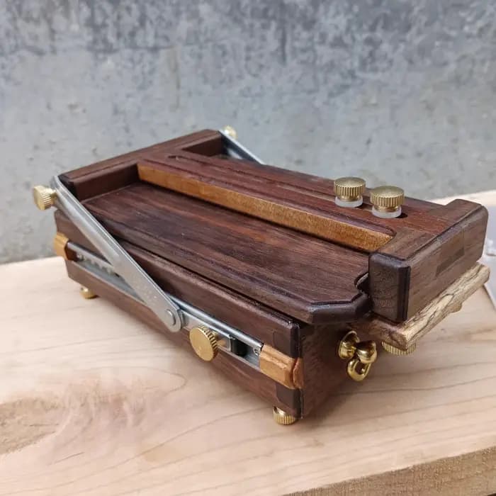 Petite boîte en bois monocouche 15.3x7.5x3.8cm