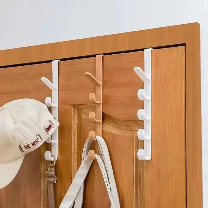 Derrière la porte patère cintre