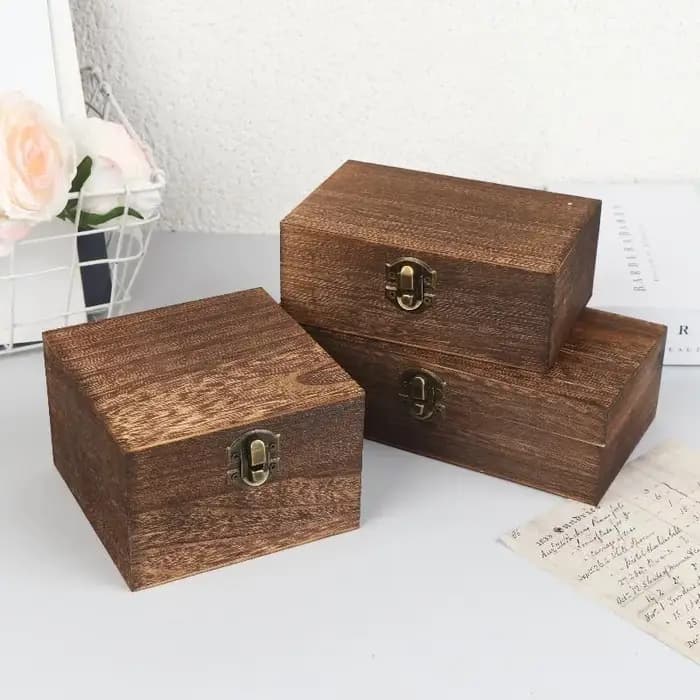 Boîte en bois vintage avec couvercle