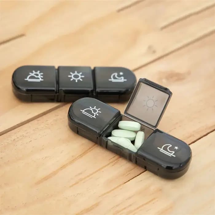 Boîte à pilules hebdomadaire 21 compartiments, organiseur de médicaments, boîte de rangement en plastique PP noir, étui à pilules portable pour médicaments quotidiens