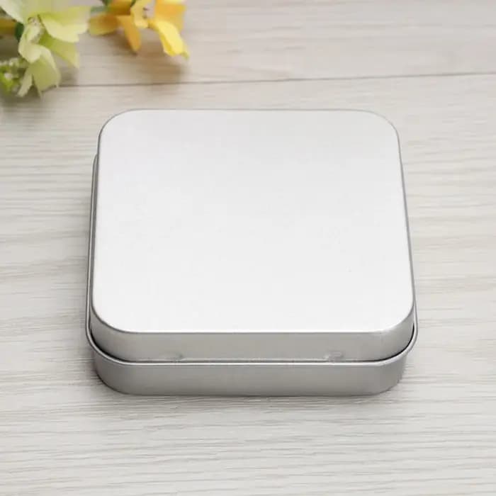 Petite boîte carrée en fer portable