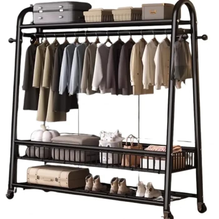 Porte-vêtements sur pied