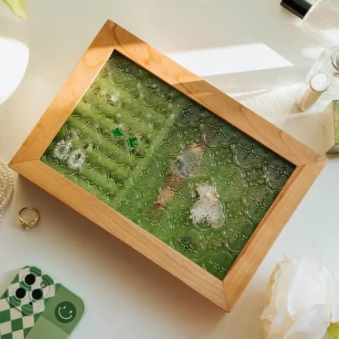 Boîte à couvercle rabattable en verre anti-poussière