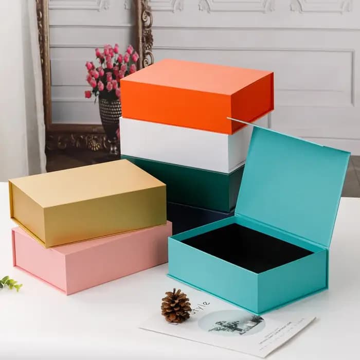 1 ensemble de boîtes cadeaux en carton avec couvercle magnétique