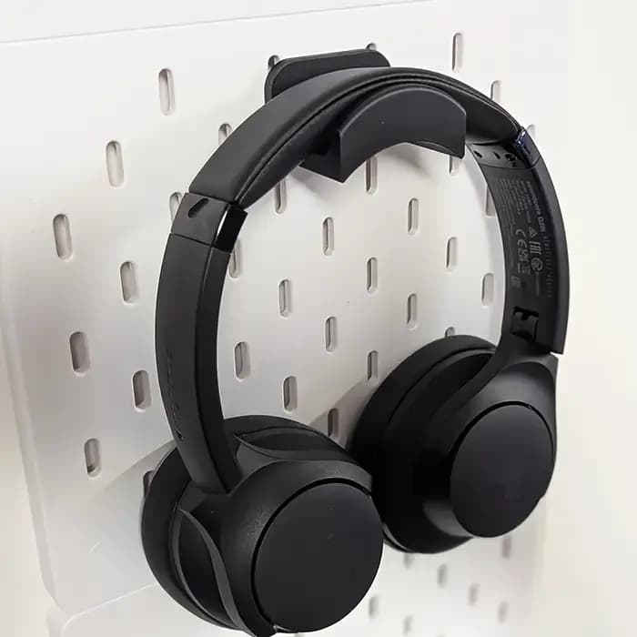 Étagère murale suspendue pour casque
