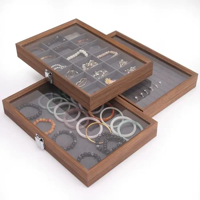 Boîte à bijoux intérieure en velours gris marron