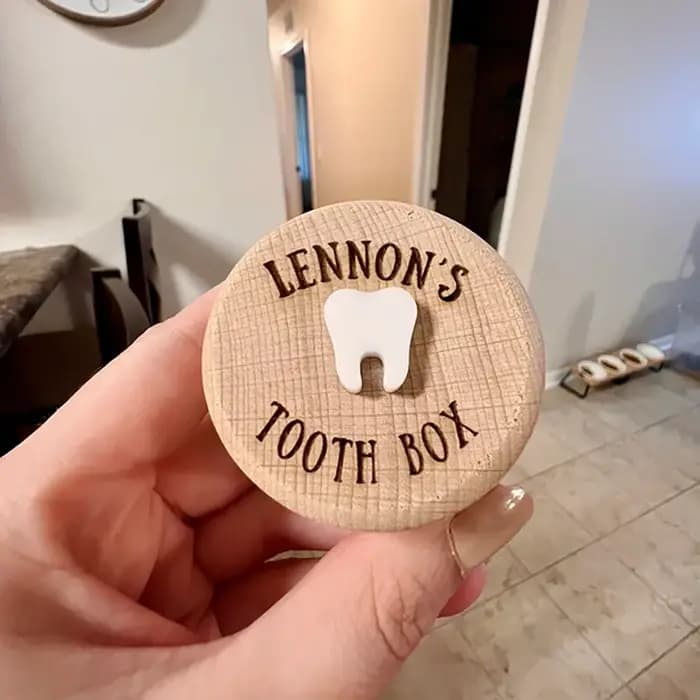 Boîte en bois de hêtre féerique des dents avec nom personnalisé