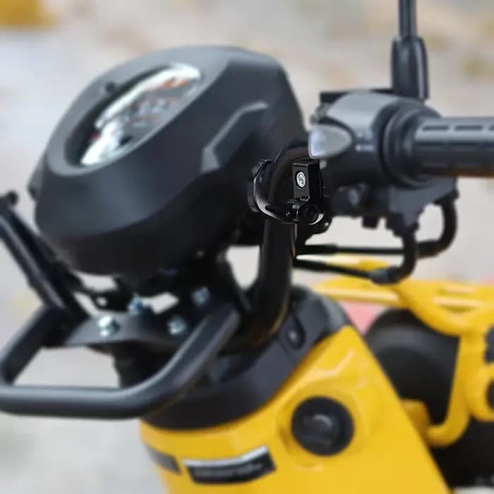 Crochets de rangement pour casque de moto