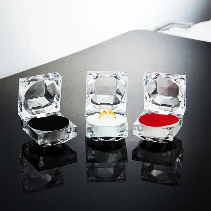 Boîte à matiques en cristal transparent