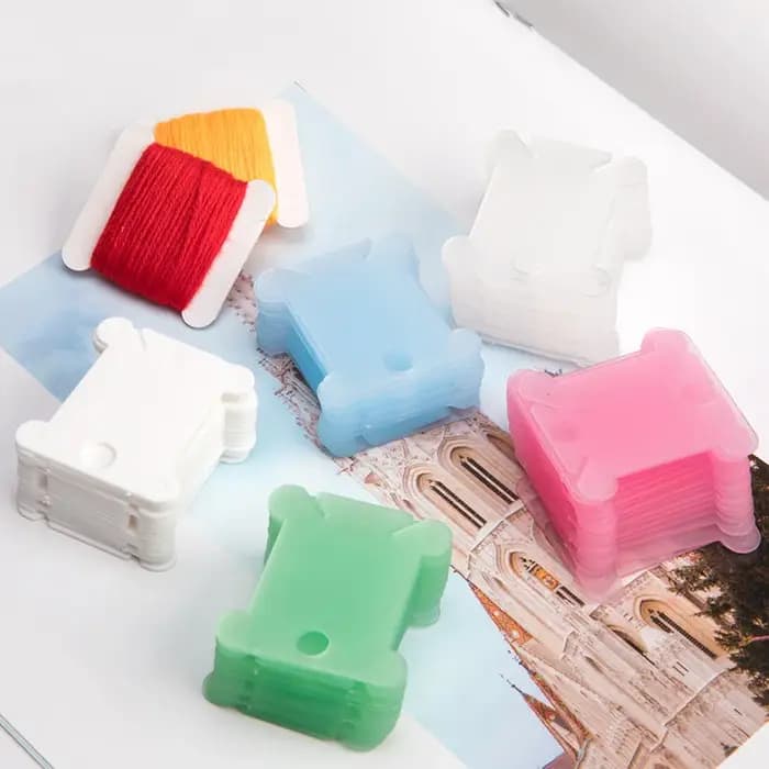 Porte-fil à broder en plastique, canette artisanale, support de rangement pour point de croix, carte de fil à coudre