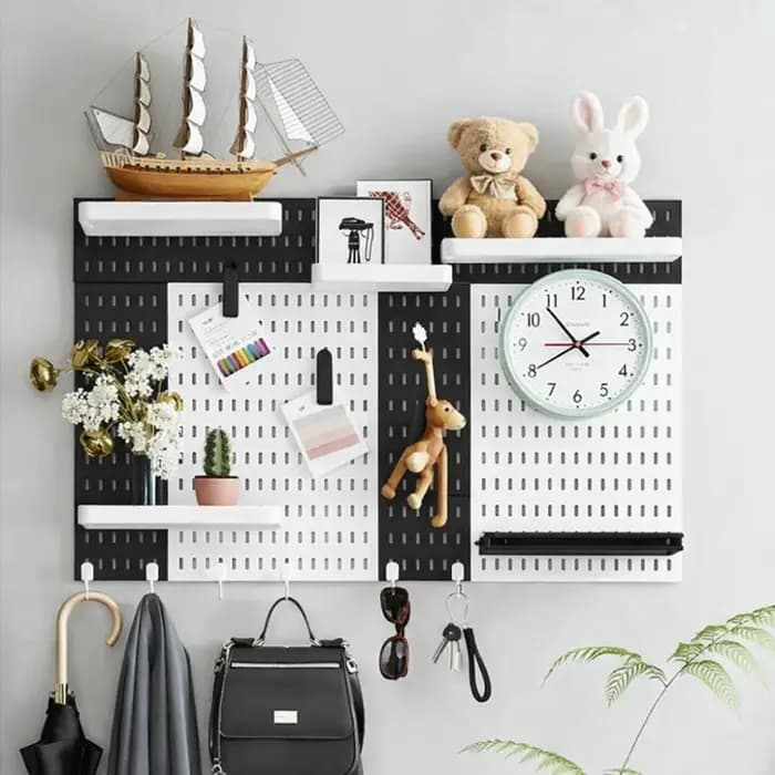 Panneau de rangement mural DIY avec crochets, panneau perforé, organisateur de rangement peu encombrant pour cuisine, chambre, salle de bain, bureau.