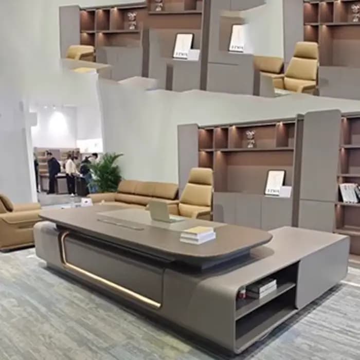 Bureau de jeu sur pied
