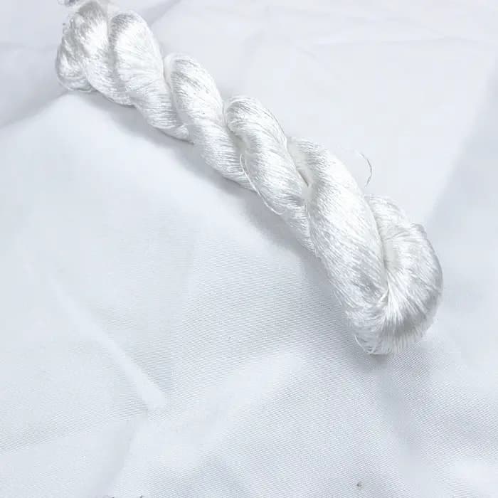 Fil de soie 1 pièce 400m 100% soie pour broderie à la main
