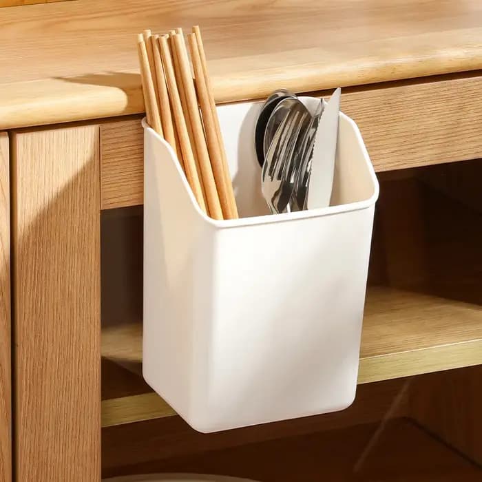 Panier de rangement suspendu pour porte d'armoire