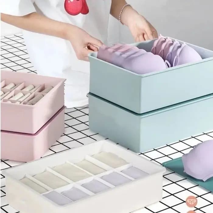 Boîte de rangement pour sous-vêtements avec couvercle