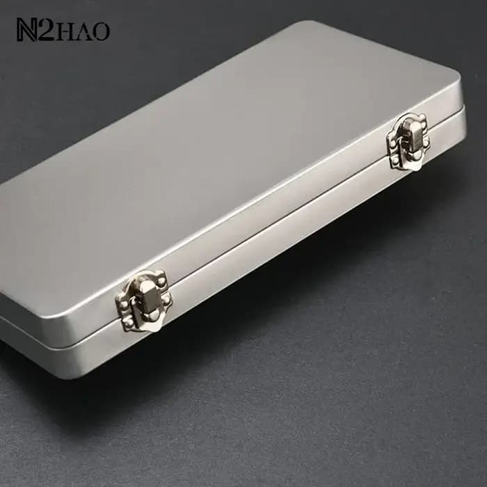 Boîte rectangulaire en métal gris argenté Durable avec couvercle