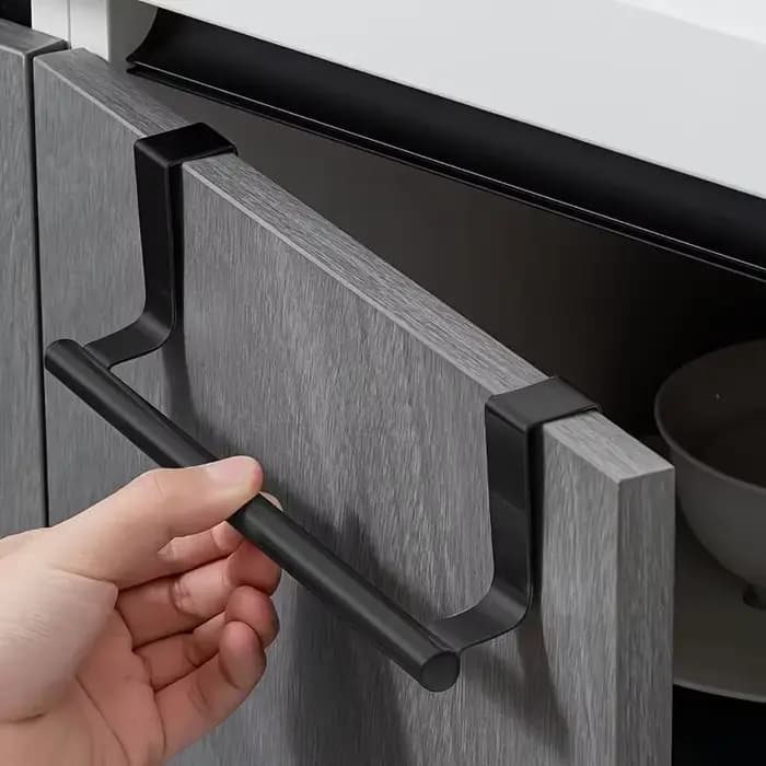 Porte-serviettes en fil métallique d'acier sur armoire