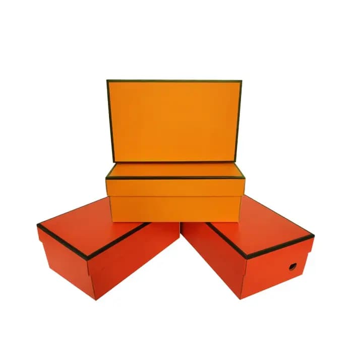 Boîtes à chaussures en carton orange