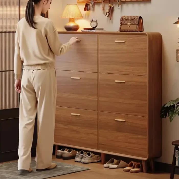 Meuble à chaussures fin et peu encombrant en bois