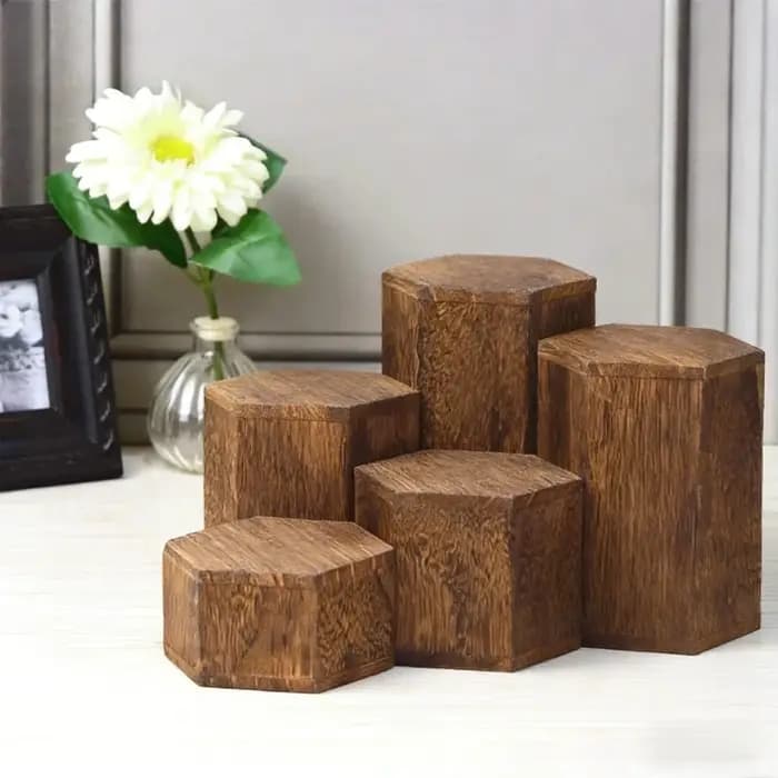 Présentoir Hexagonal en bois de 6 pièces adapté à la présentation de bijoux et d'accessoires