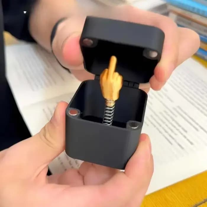 Boîte cadeau pop-up au milieu