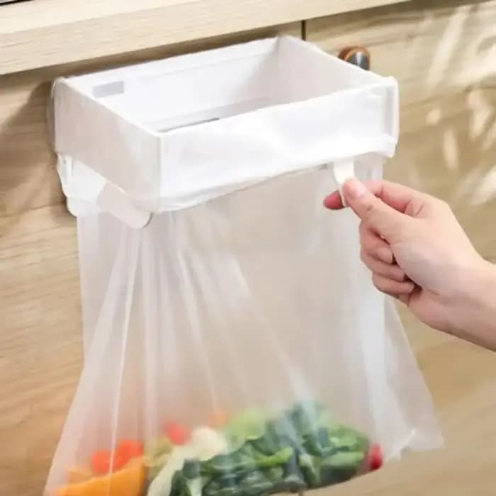 Nouveau support de sac poubelle suspendu permettant de gagner de l'espace