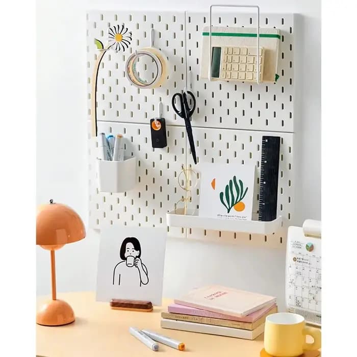 Panneau de rangement mural DIY avec crochets, panneau perforé pour organiser et économiser de l'espace, idéal pour la cuisine, la chambre, la salle de bain, le bureau.