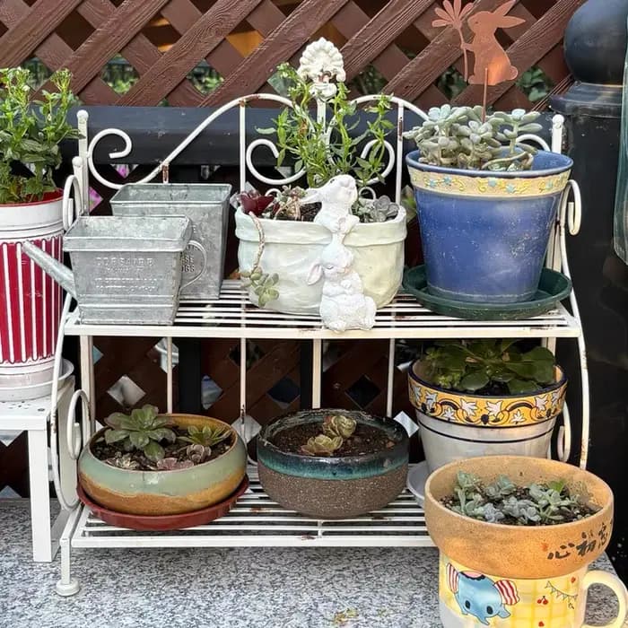 Étagère de jardin vintage en métal blanc