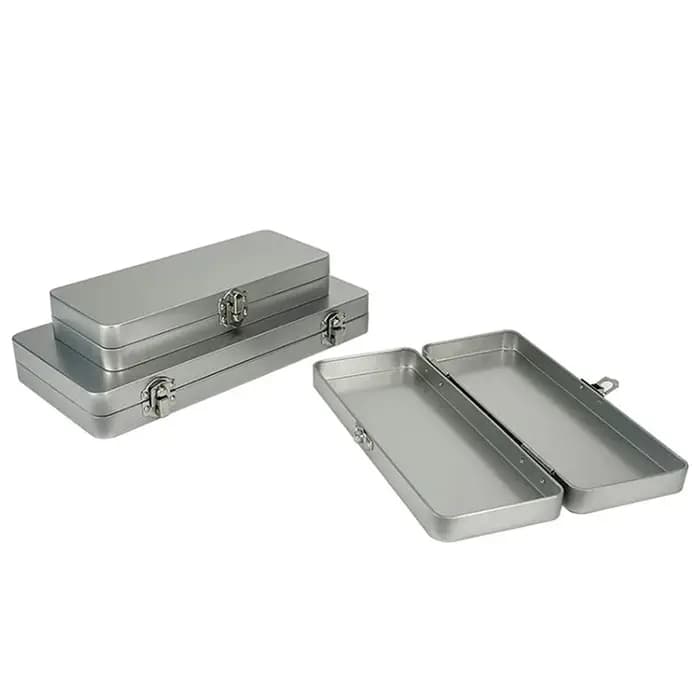 Nouvelle boîte rectangulaire en métal gris argenté avec couvercle