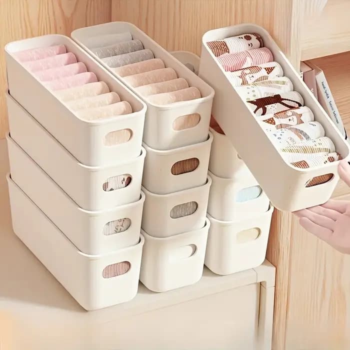 Boîtes de rangement en plastique blanc