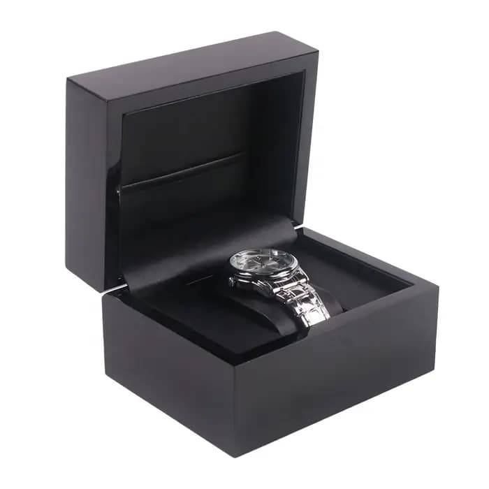 Boîte à montre de luxe en bois noir laqué avec coussin en cuir PU et étui cadeau pour le voyage