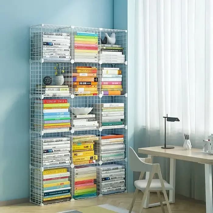 Bibliothèque flottante pour le nettoyage de la maison