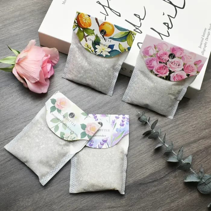 Sachet parfumé en papier suspendu avec crochet