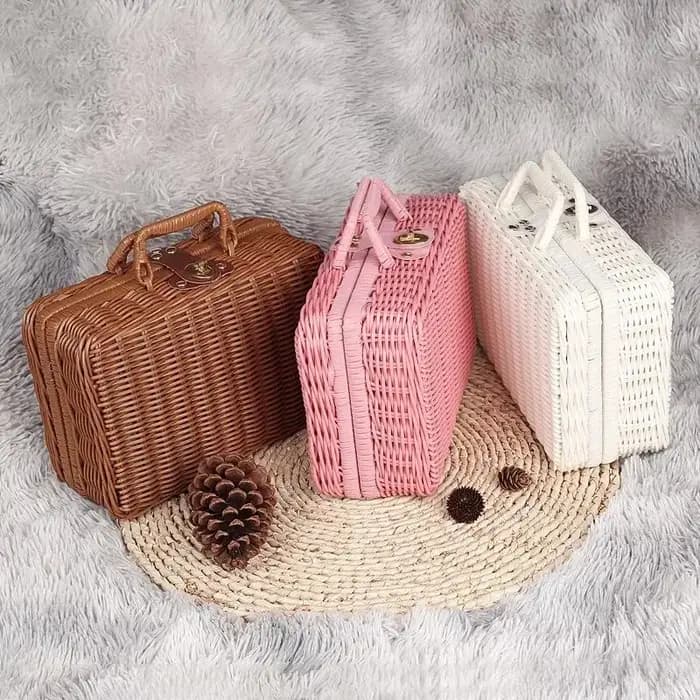 Boîte de finition semblable au rotin, panier en rotin tissé, boîte de rangement rétro, accessoires décoratifs, valise avec boîte-cadeau à main