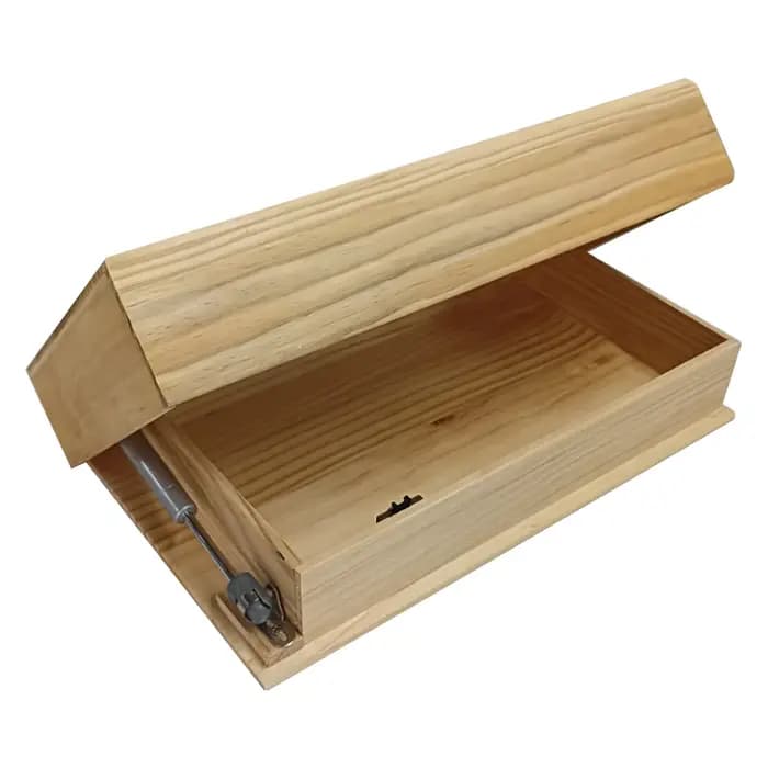 Étagère murale en bois avec compartiment secret