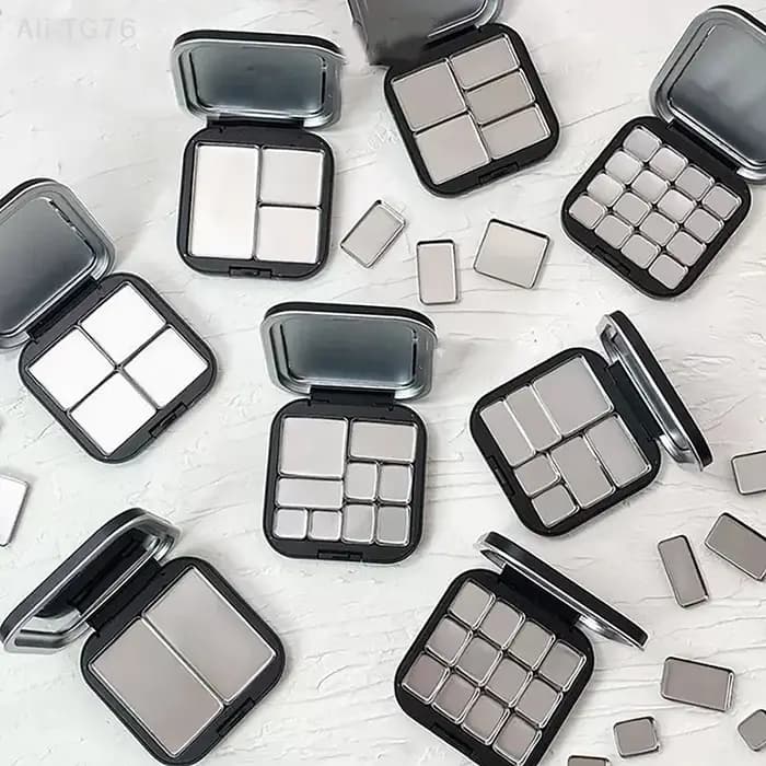 Palette de maquillage magnétique vide carrée noire mate avec miroir