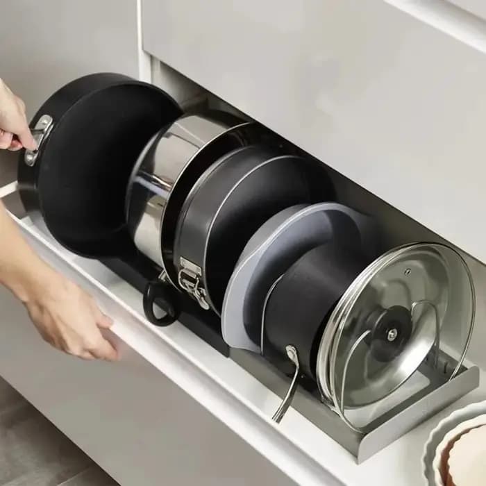 Étagère à casseroles rétractable à 7 compartiments