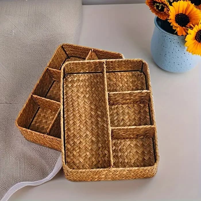 Panier de rangement en jonc de mer tressé à quatre compartiments