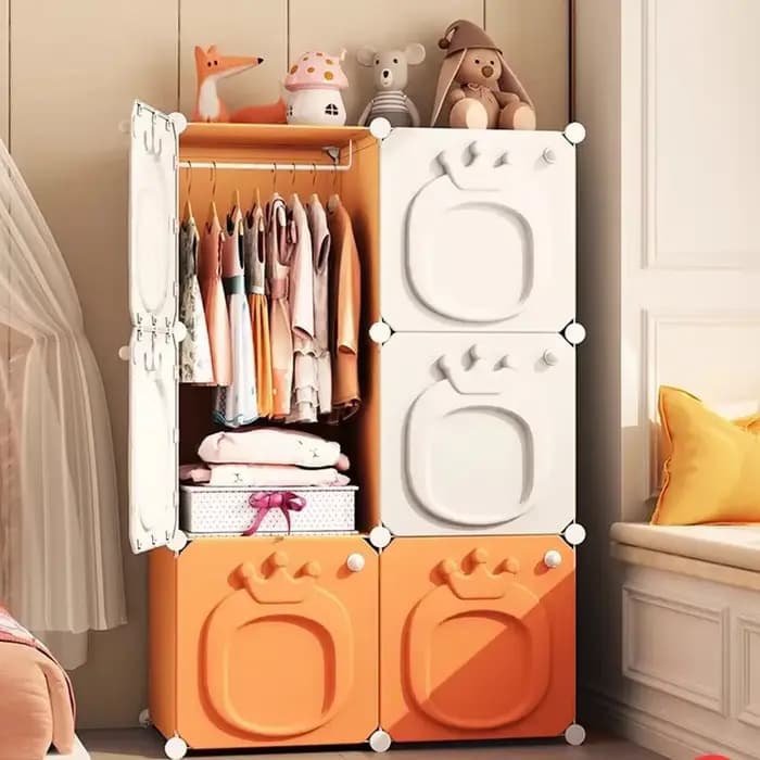 Armoire simple à étagères