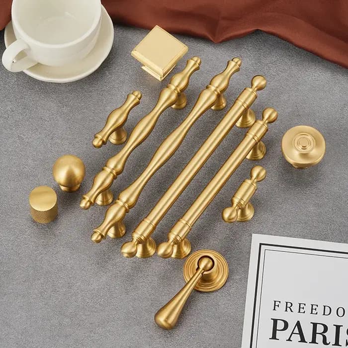 Poignées de meuble en laiton massif de style français pour armoire