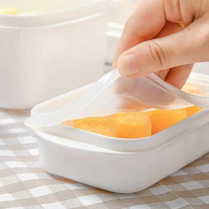 Le micro-ondes peut être utilisé comme boîte de conservation de la cuisine