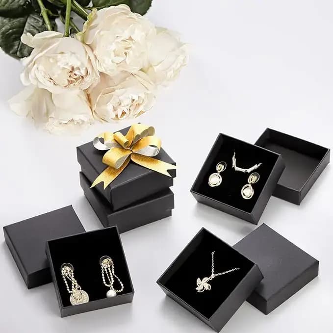 Présentoir de bijoux carré noir
