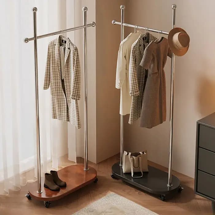Porte-manteaux d'entrée moderne en métal sur roulettes avec étagère d'angle pour vêtements et chaussures