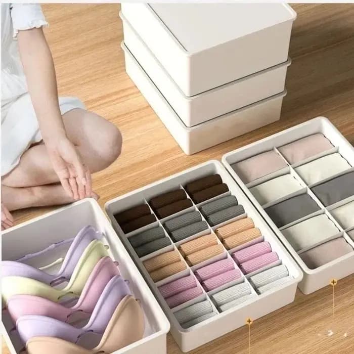 Boîte de rangement pour sous-vêtements avec couvercle