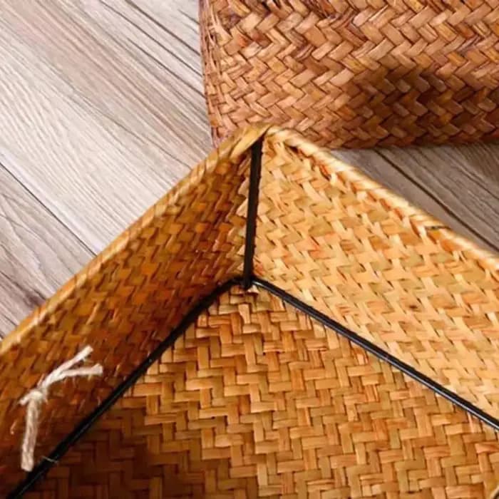 Boîte de paille tressée traditionnelle avec couvercle