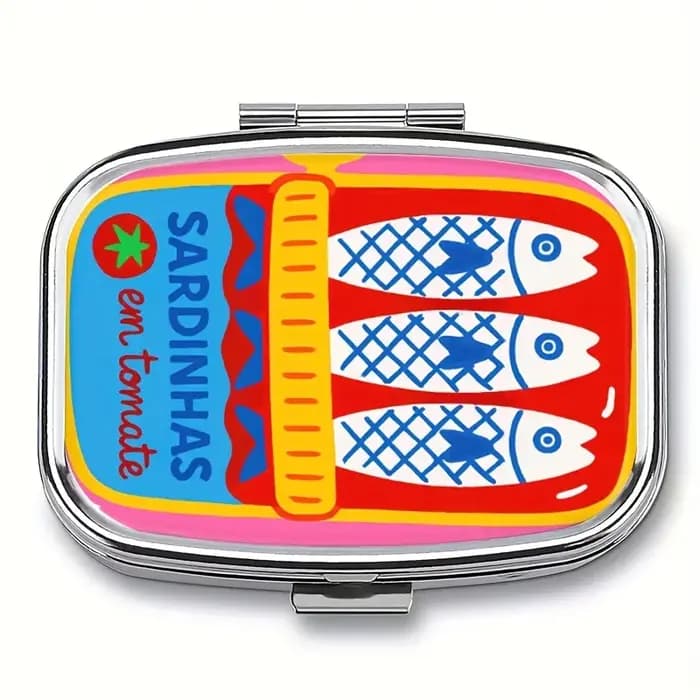 Boîte à pilules en métal imprimée « Sardinhas em Tomate » en forme de boîte de conserve de sardines
