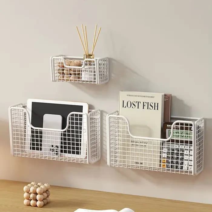 Boîte de rangement à l'intérieur de la porte d'armoire de cuisine