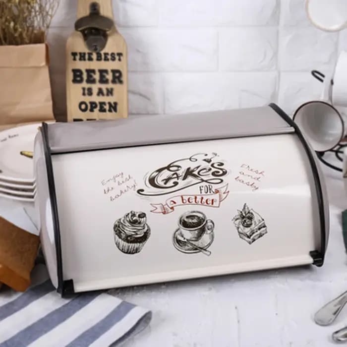 Boîte à gâteau en métal rétro